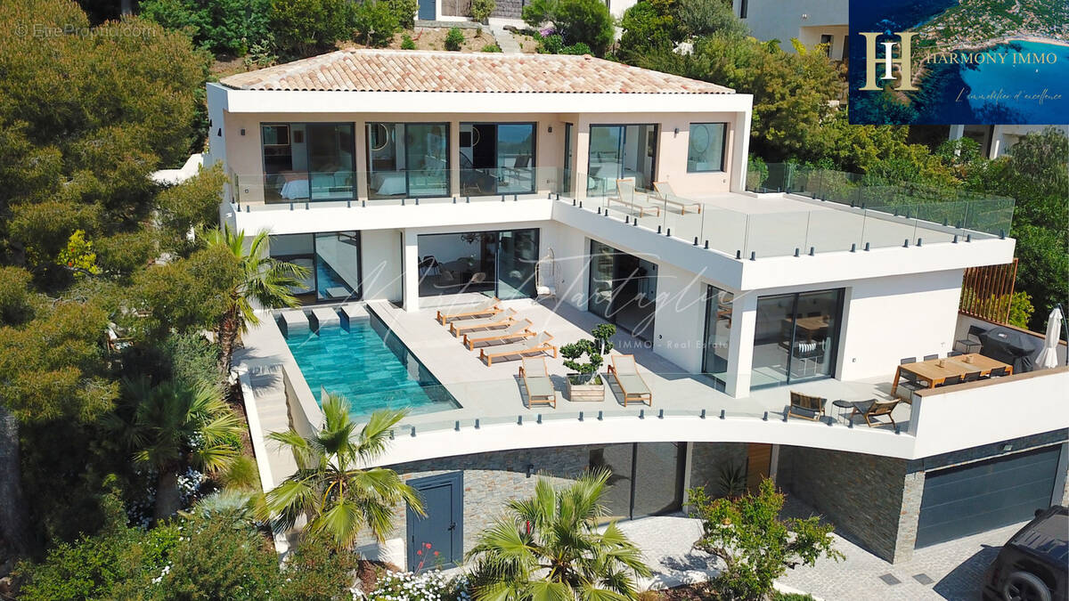 Maison à LES ISSAMBRES