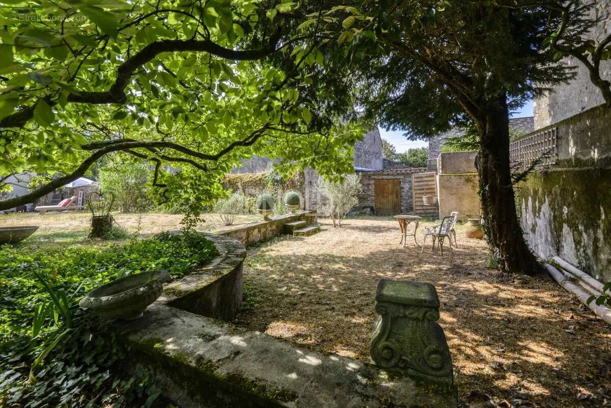 Maison de charme Saint -Etienne De Montluc - photo 3