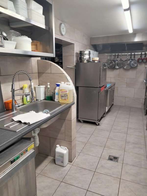 Commerce à EPLESSIER