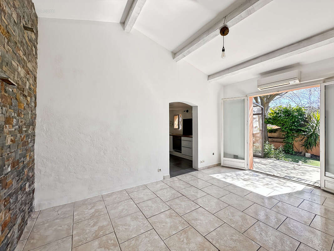 Maison à ENSUES-LA-REDONNE