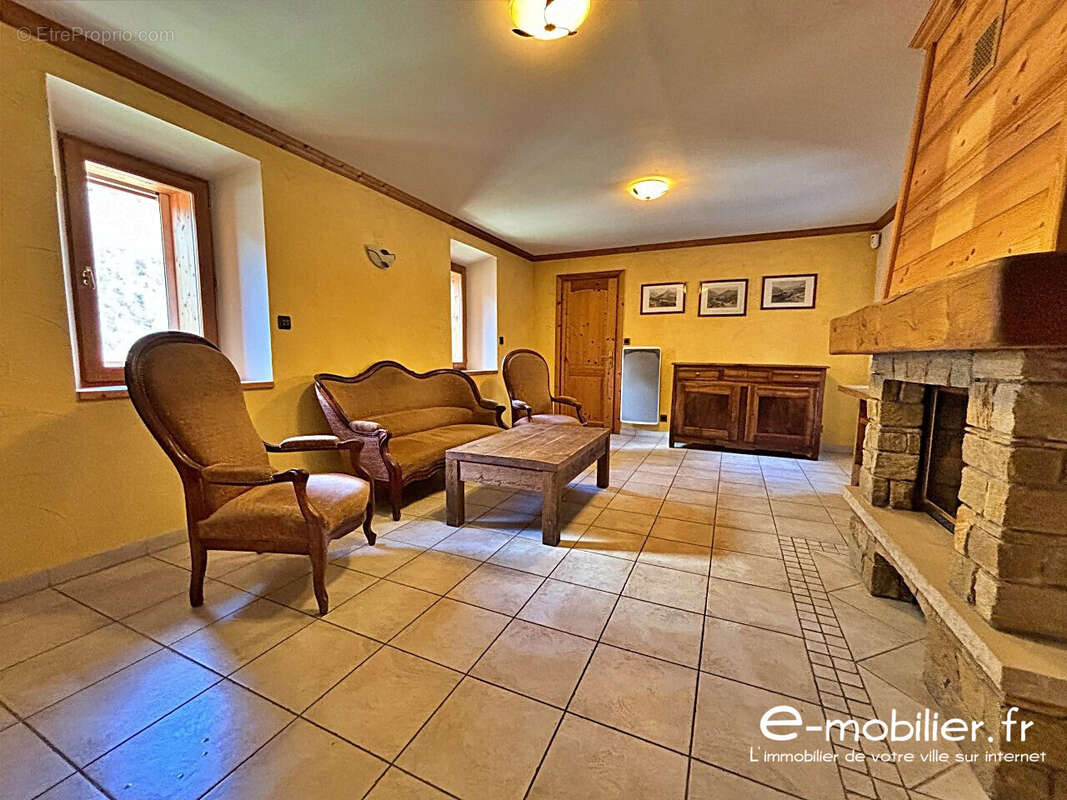 Maison à SAINT-MARCEL