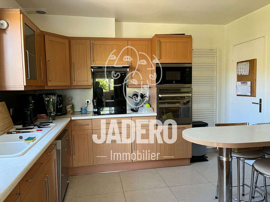 Rare à Franqueville-Saint-Pierre, Maison familiale 163 m², 5 chambres , Vie de plain-pied - photo 4