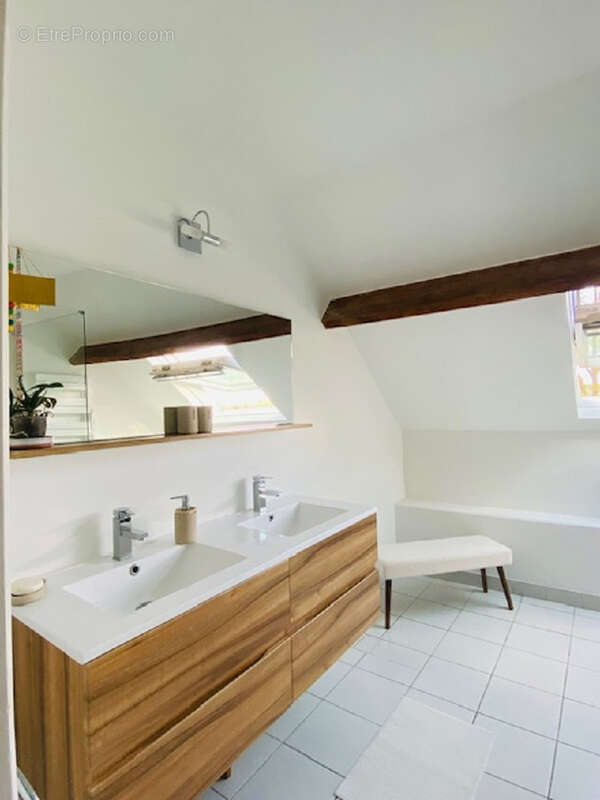 Maison à BURES-SUR-YVETTE