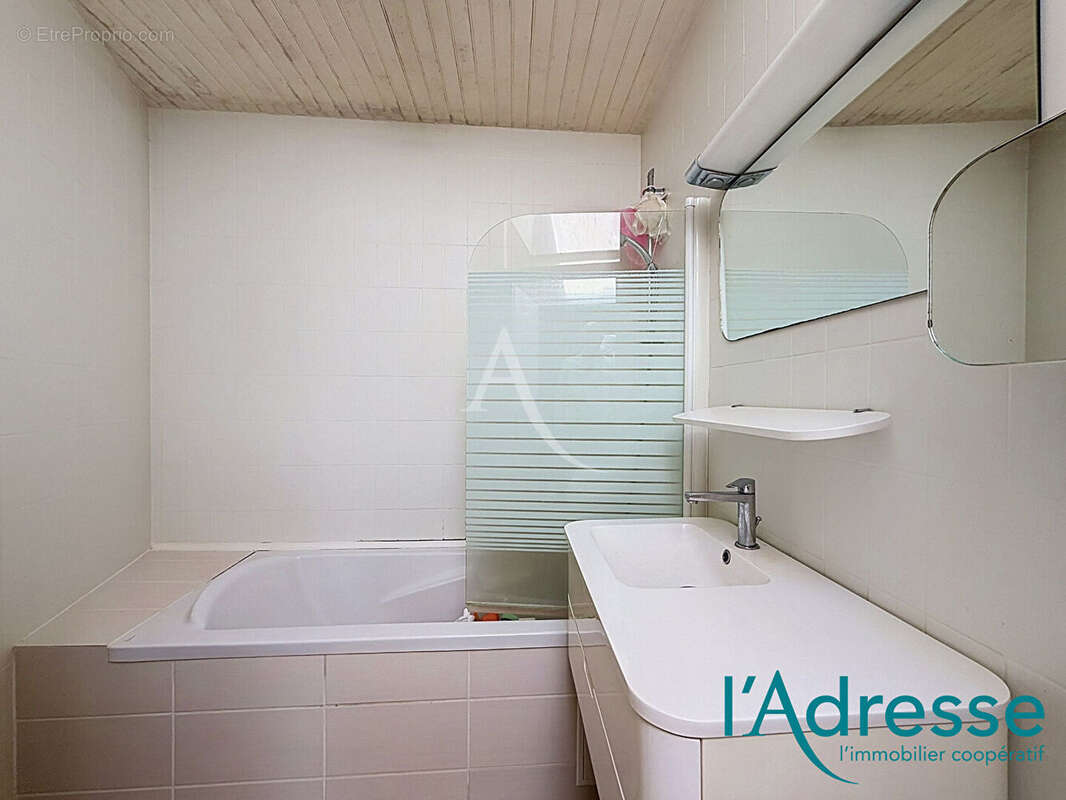 Maison de ville à vendre Ernée centre-ville 76 m², terrasse - photo 6