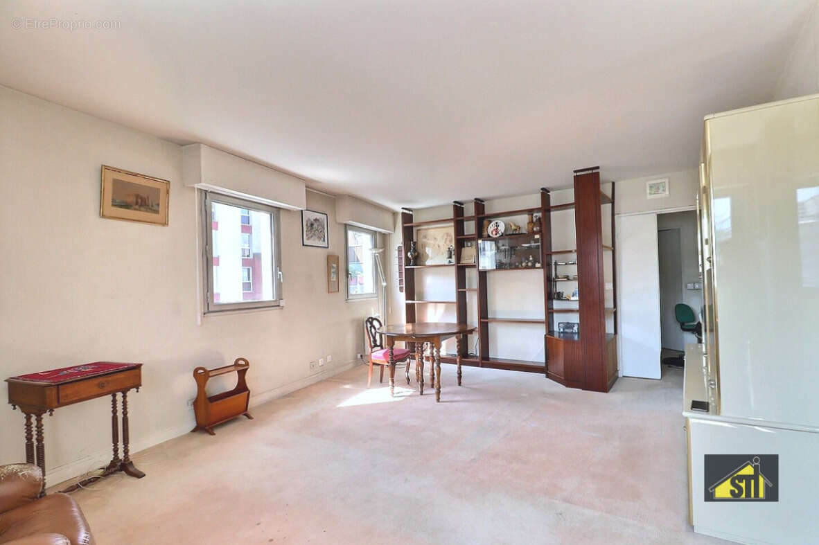 Appartement à PARIS-14E