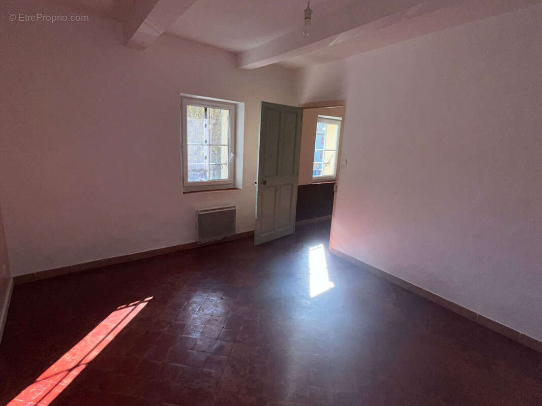 Maison de village avec garage - photo 2