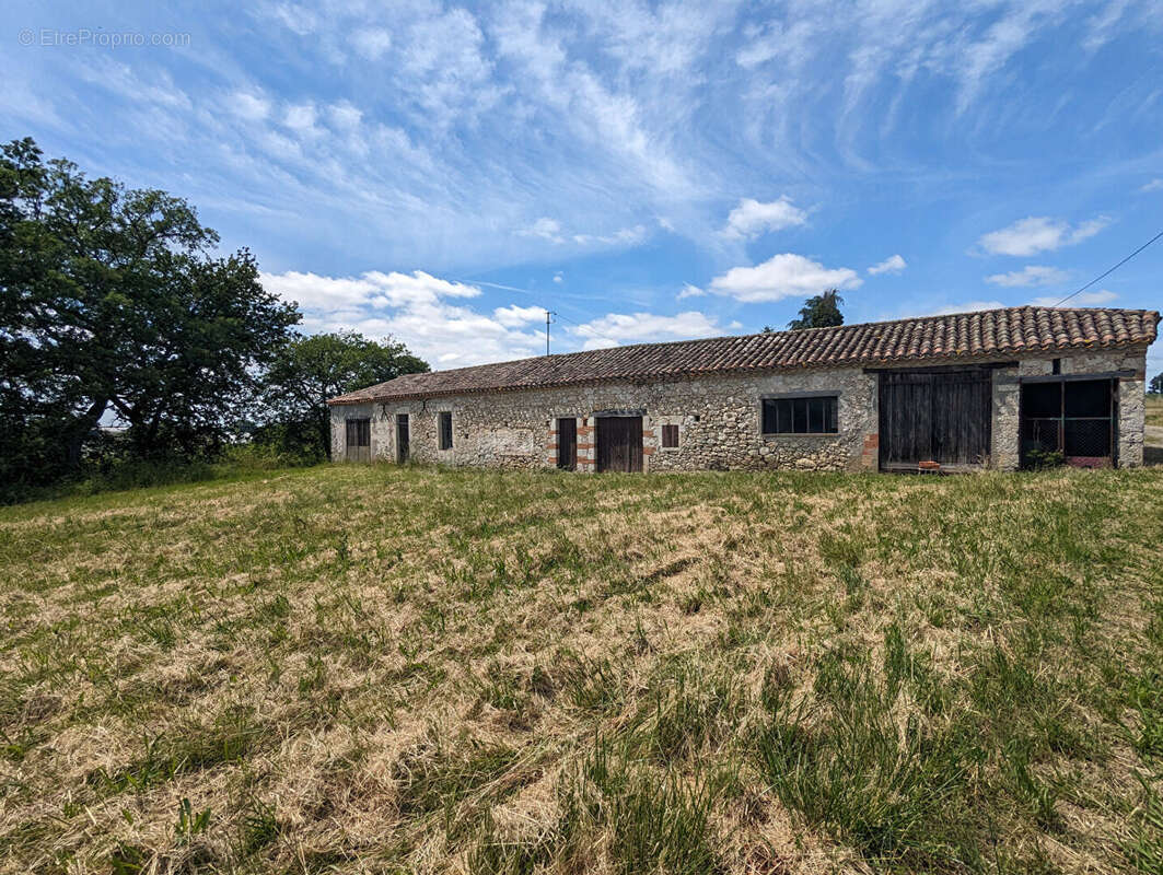 Maison à SAINT-NAZAIRE-DE-VALENTANE