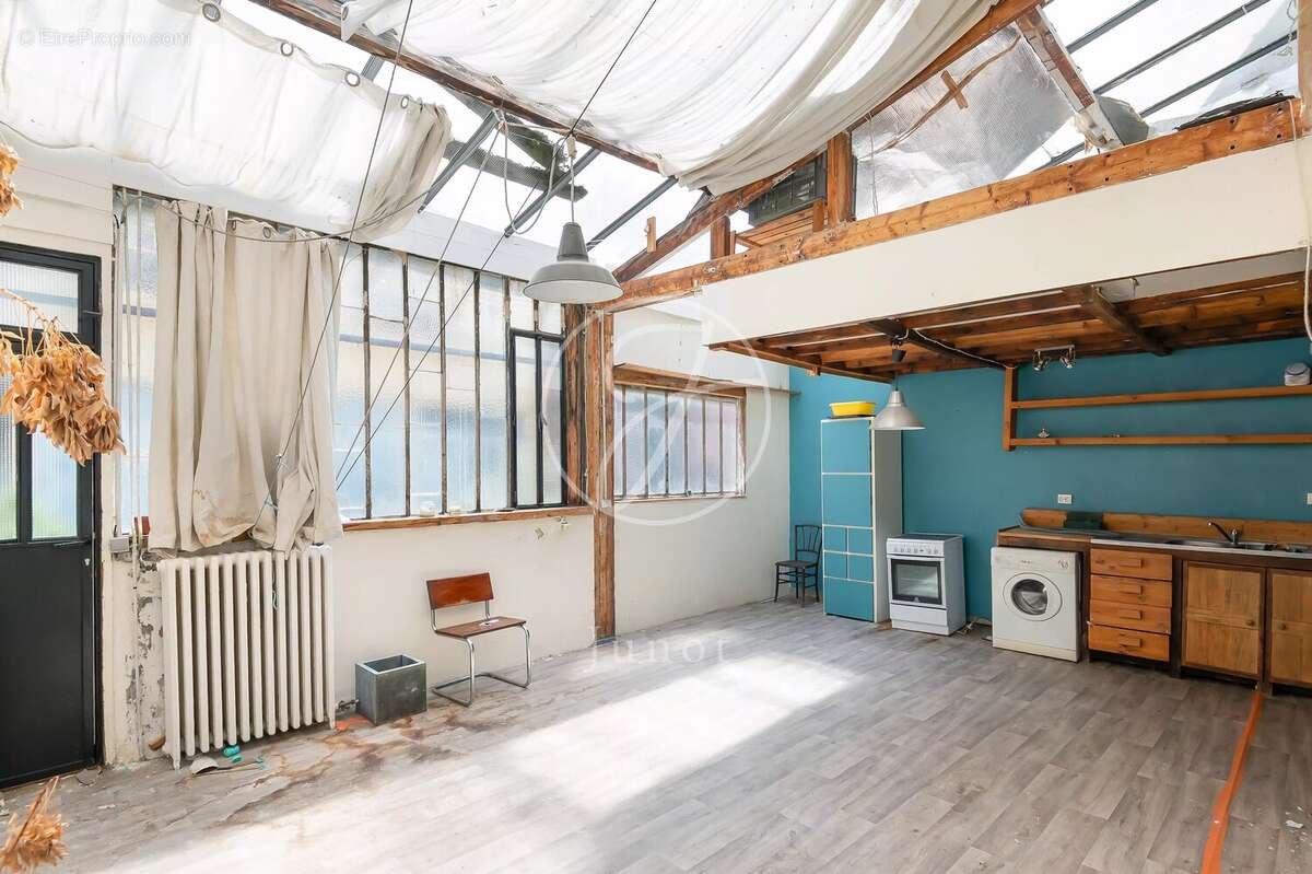 Commerce à PARIS-20E