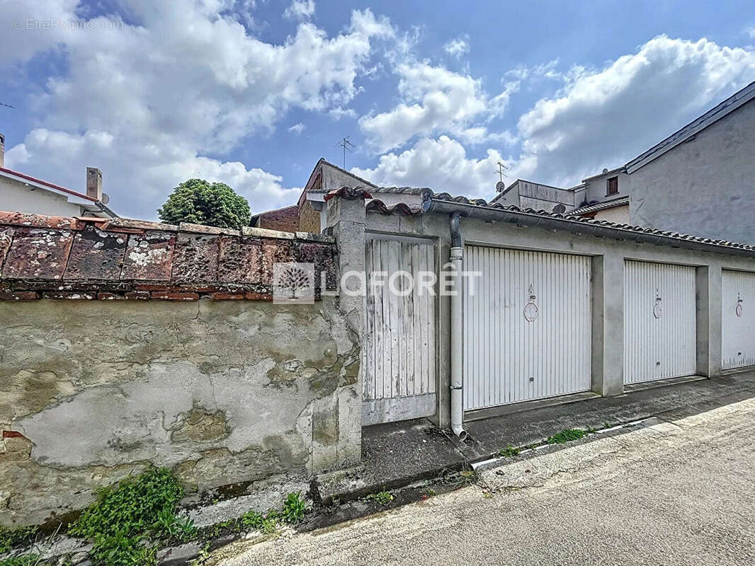 Parking à CASTELSARRASIN