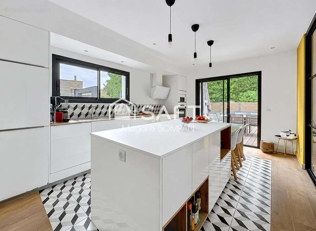 Maison 150 m² à Saint-Aubin-De-Medoc  - photo 5