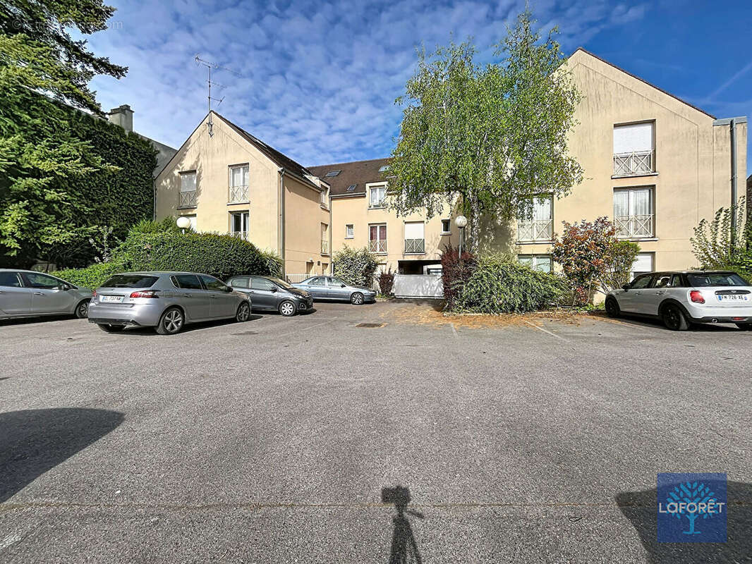 Appartement à CHILLY-MAZARIN