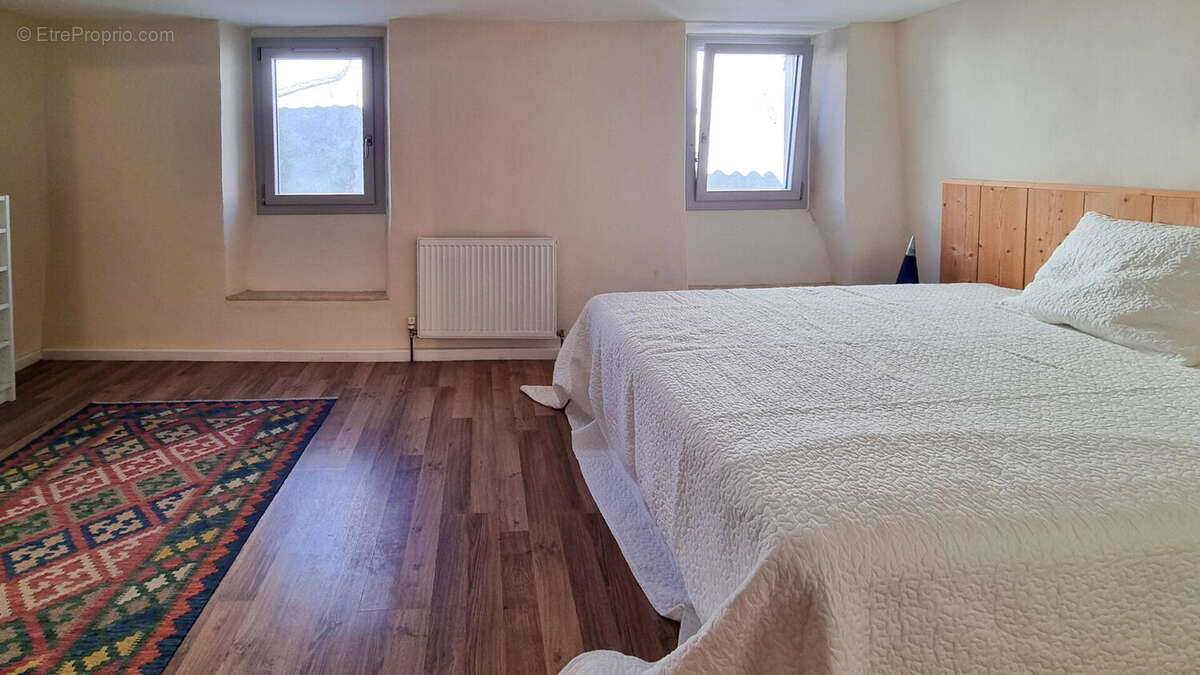 20251001113631 - Maison à ALAIGNE