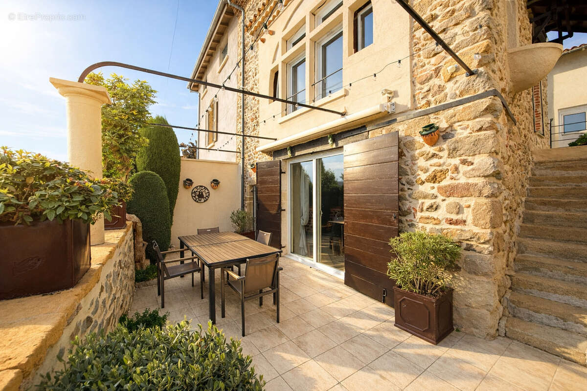 Maison à CONDRIEU