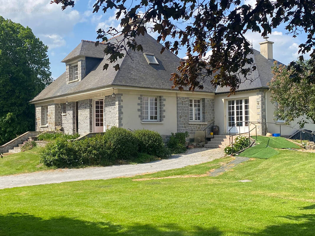 Maison à ETRELLES