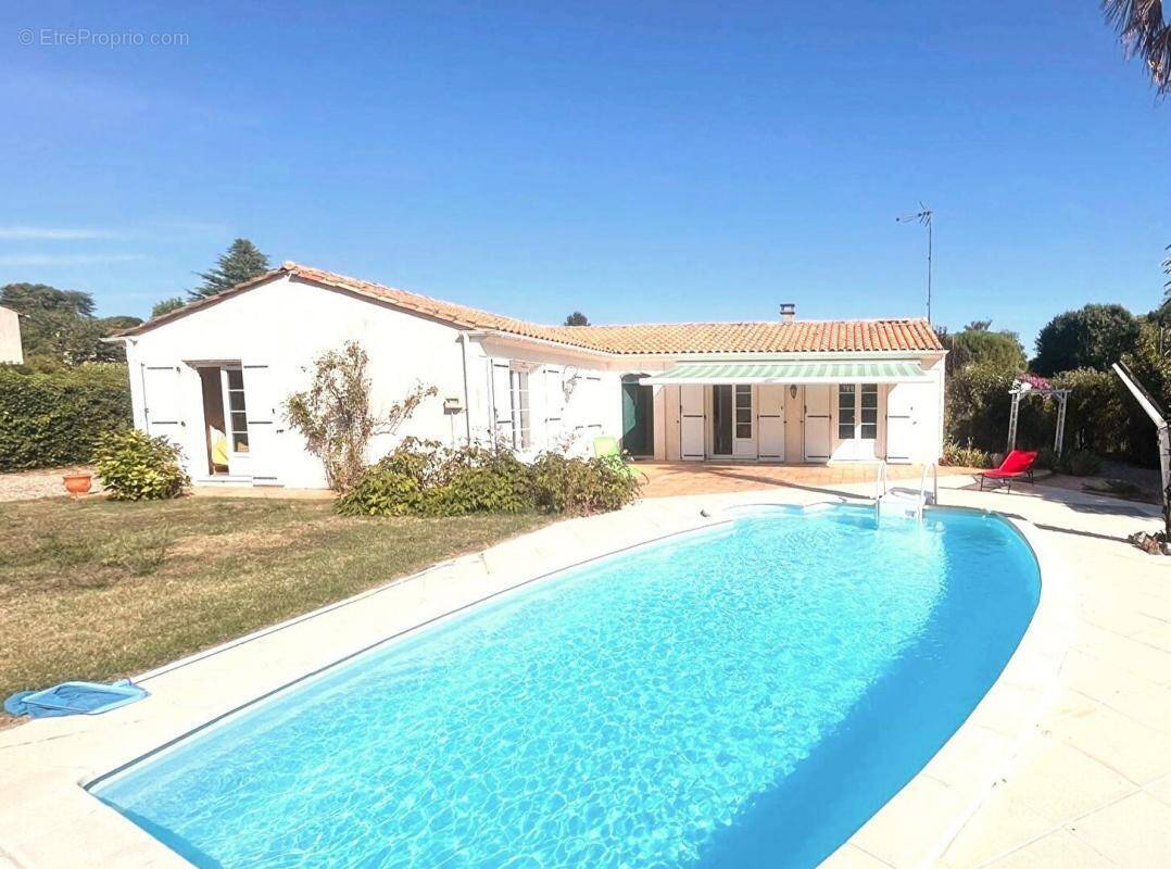 Maison à SAINT-GEORGES-DES-COTEAUX