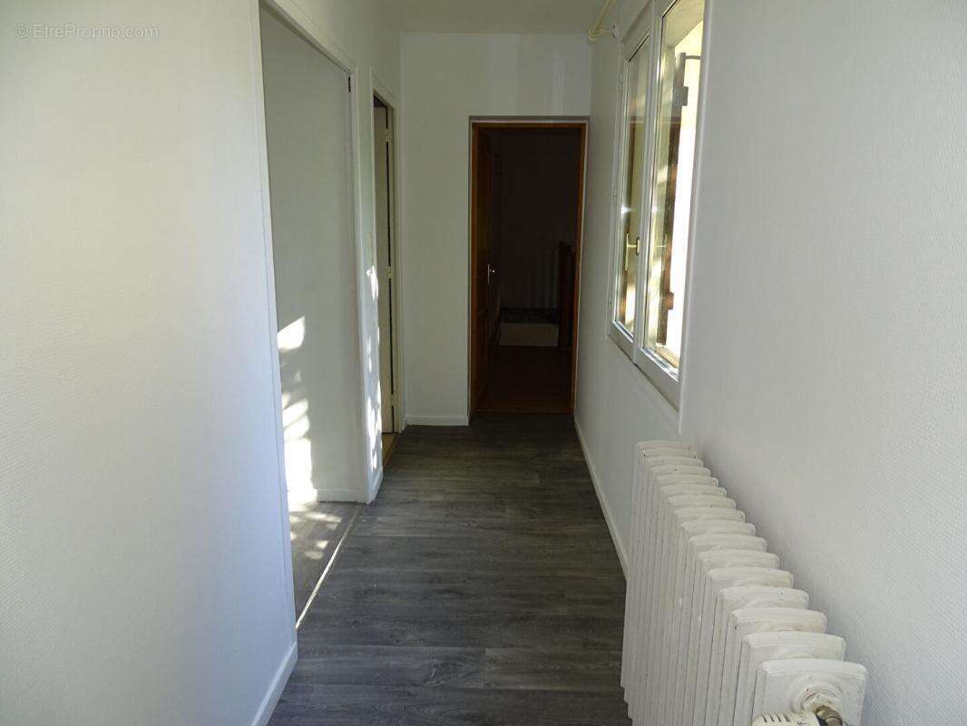 Maison à LE LARDIN-SAINT-LAZARE