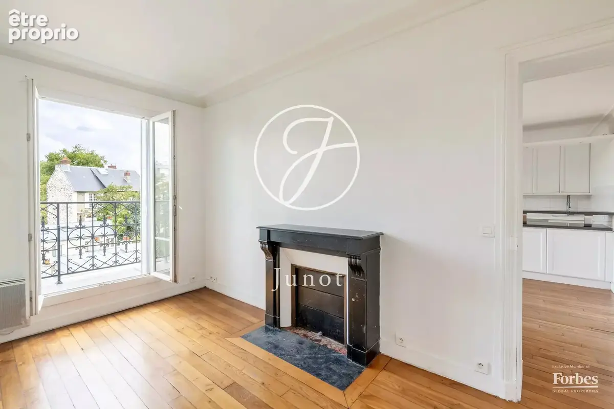 Paris 18e - MONTMARTRE / HAUT LEPIC - 2 pièces - 42,85m² Carrez - Balcon 4,37m² - Vues dégagées - photo 17