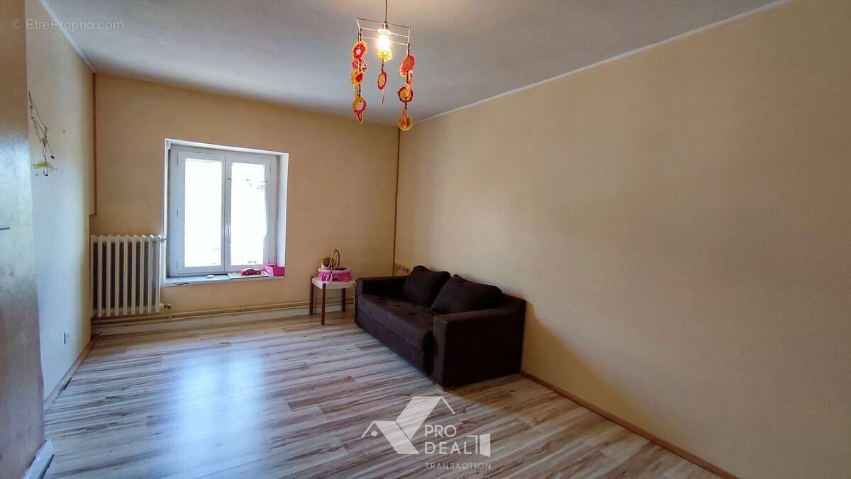 Maison 148 m² à Marlieux  - photo 7