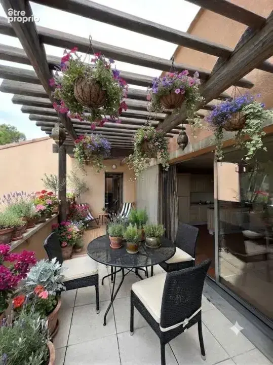Appartement à SAUMANE-DE-VAUCLUSE