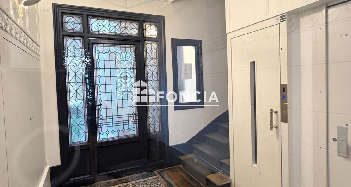 Place de l'odeon - photo 13