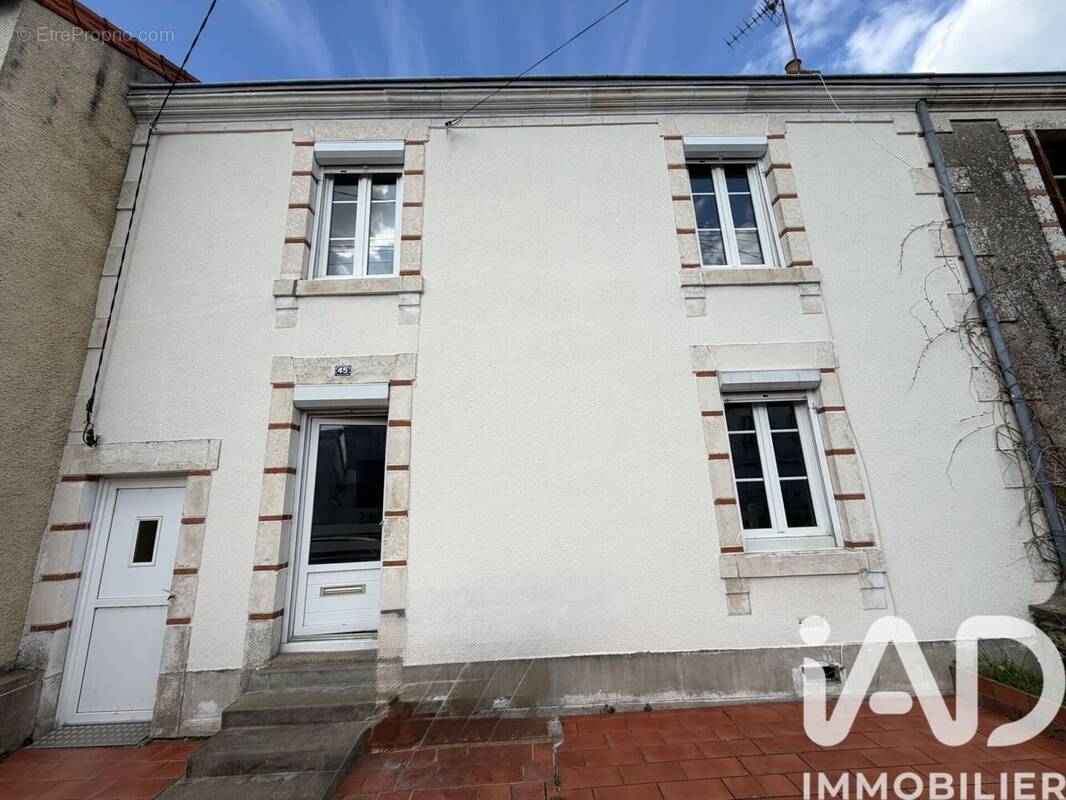 Photo 1 - Maison à PARTHENAY