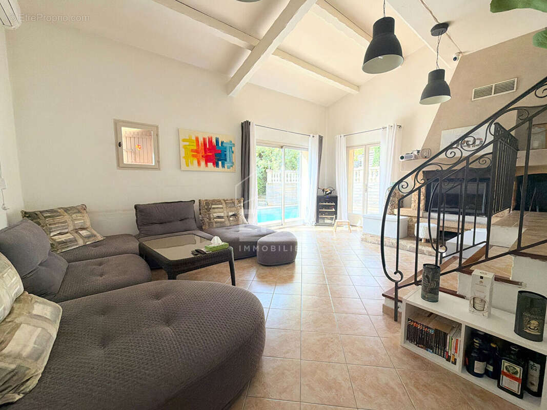 Maison à MIRABEAU