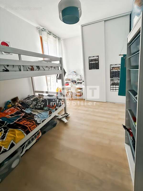 Appartement 64 m² à Asnieres-Sur-Seine  - photo 8