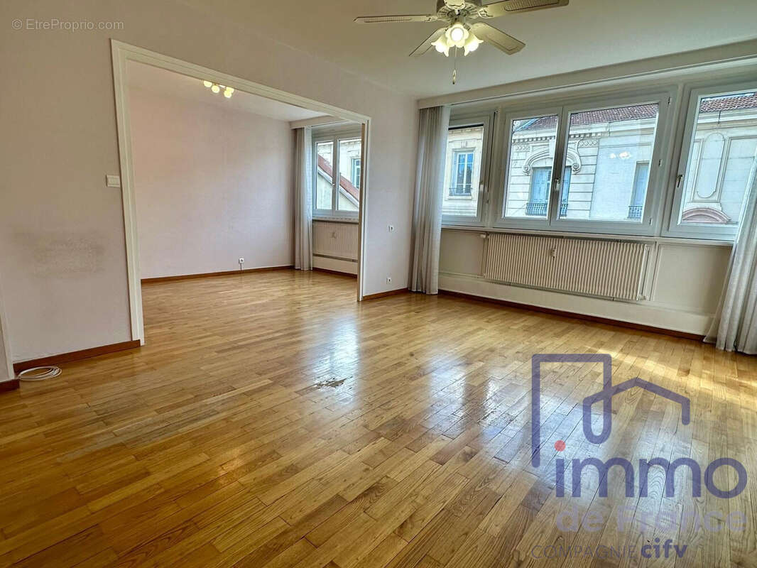 Appartement à SAINT-ETIENNE