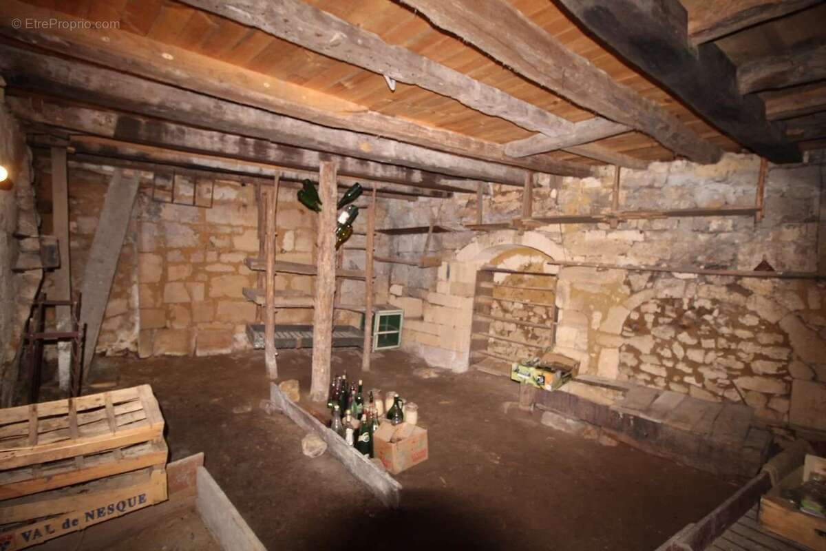 Maison à VILLEBOIS-LAVALETTE