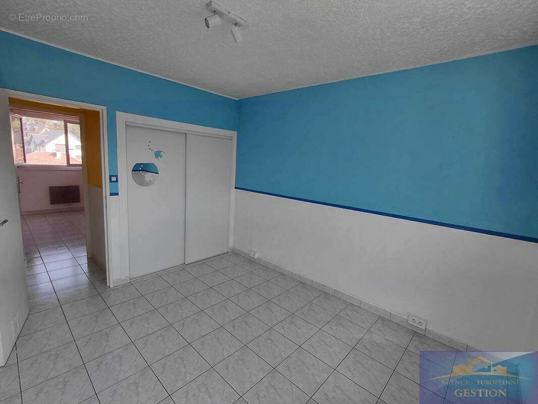 Appartement de type 4 de 71 m2 avec cave et garage - photo 8