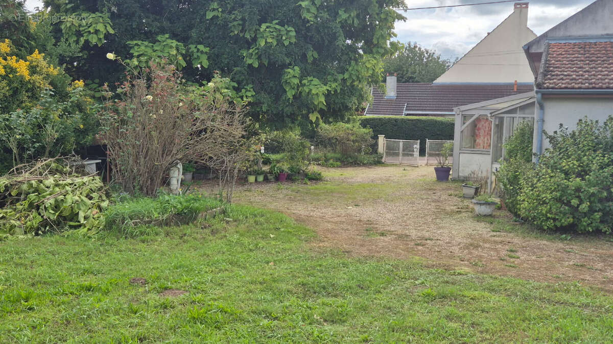 Maison à BRAGNY-SUR-SAONE