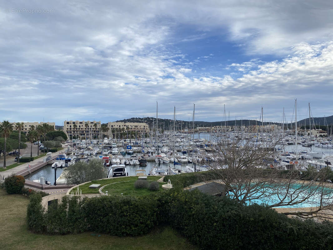 Appartement à COGOLIN