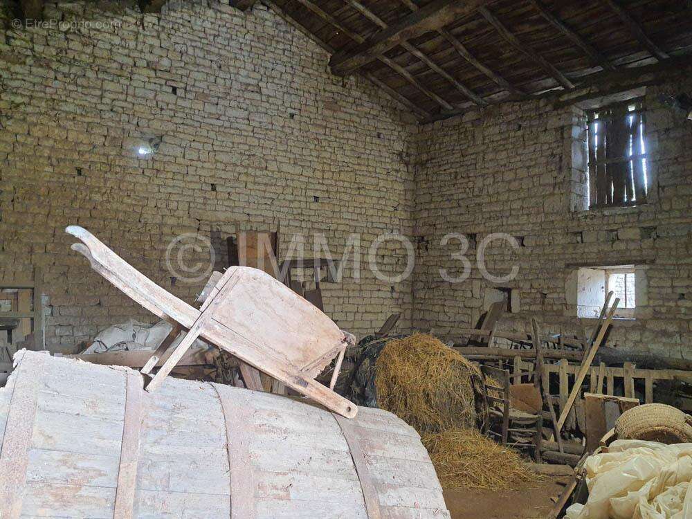 Maison à CHEF-BOUTONNE