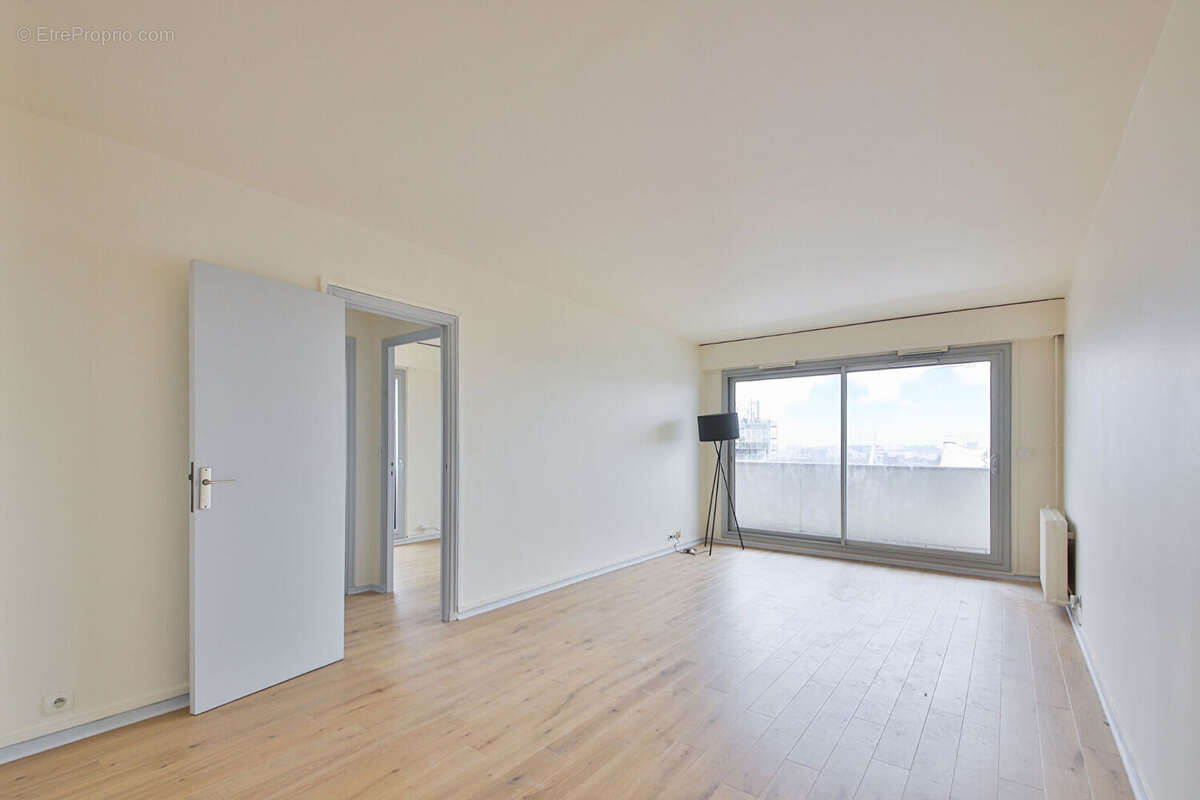 Appartement à PARIS-14E
