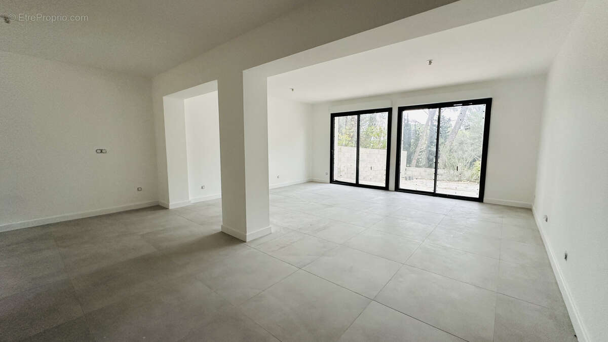 Maison T4 rénovée 88m2   Secteur prisé Jonquières   Martigues - photo 4