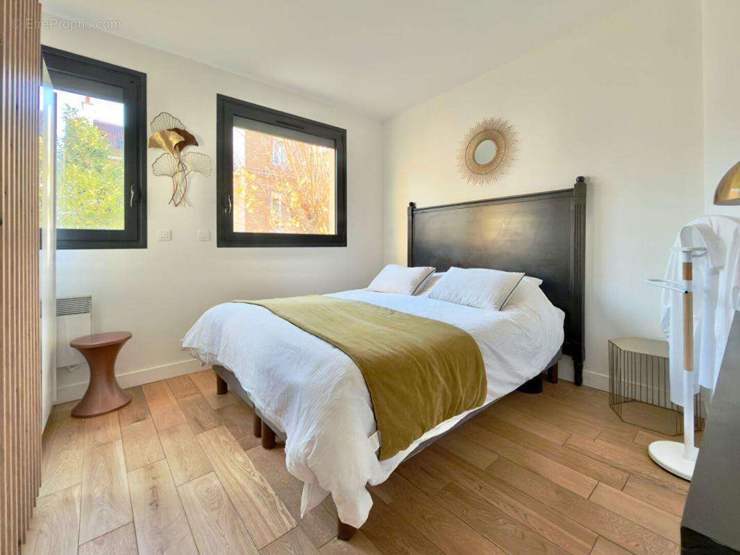 Appartement à COURBEVOIE