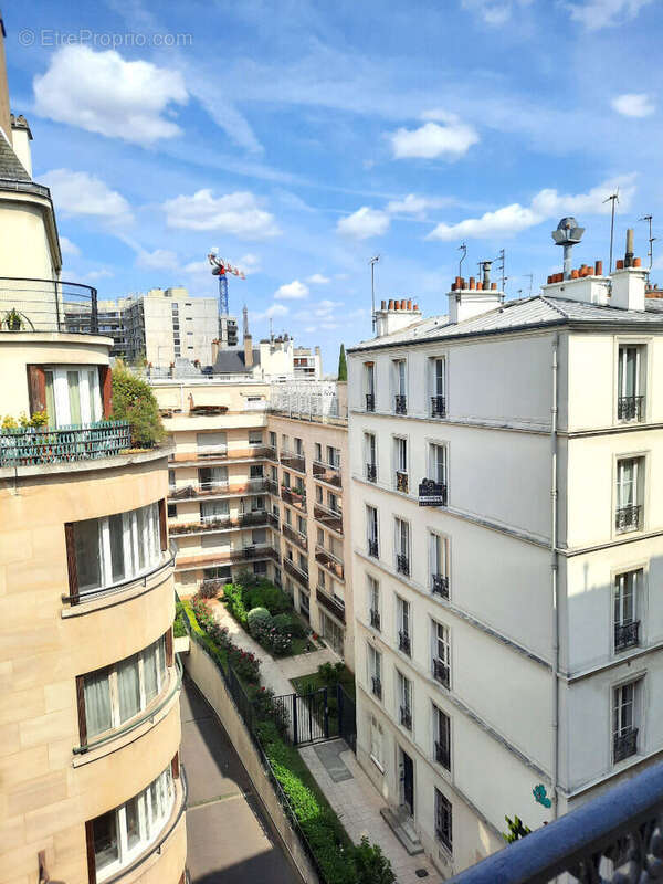 Appartement à PARIS-15E