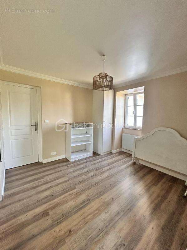Appartement T3 rénové avec jardin privatif, grand balcon et vue nature au centre de Cambo-les-Bains - photo 17