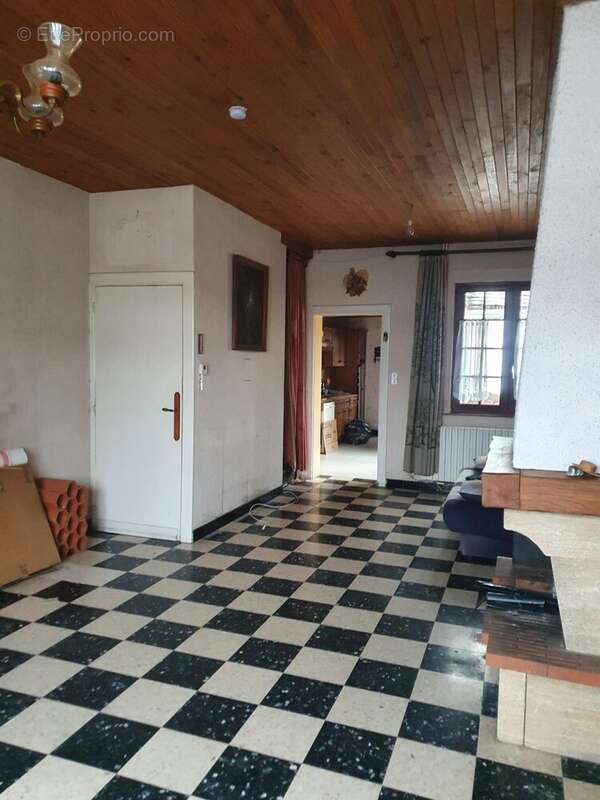 Maison à AULNOYE-AYMERIES