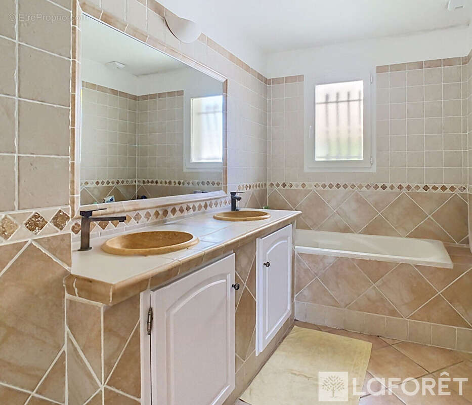 Maison type 4 de 104m², jardin . - photo 9