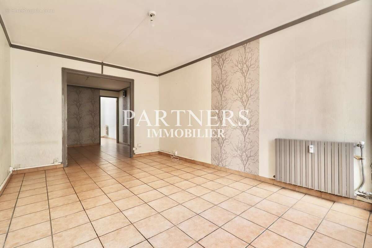 Appartement à MARSEILLE-5E