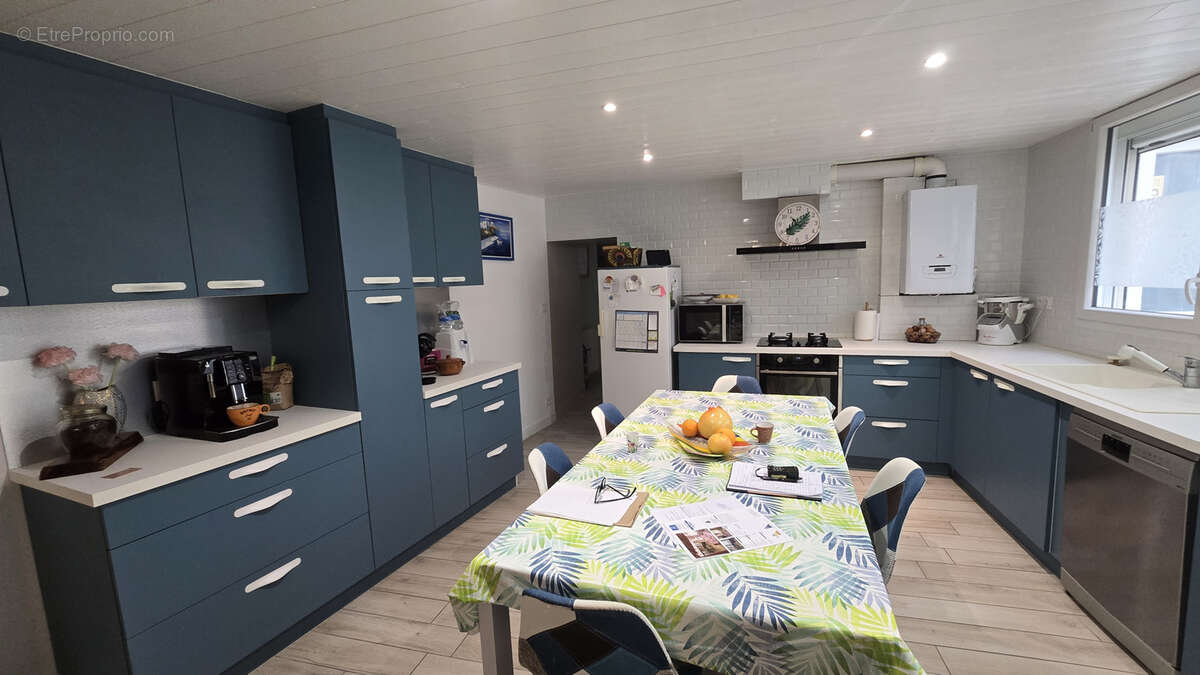 Maison 93 m² à Surgeres  - photo 2