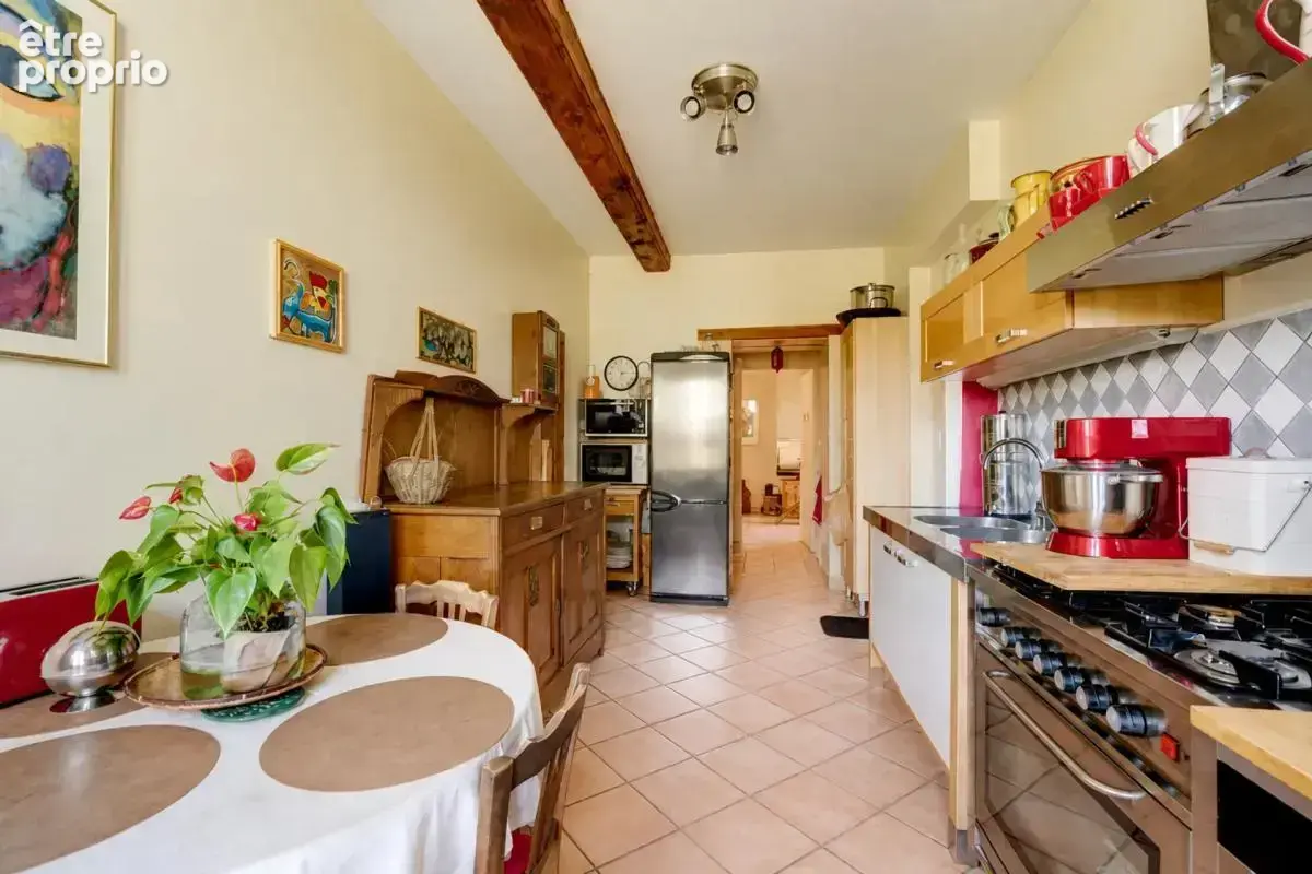 Maison de 10 pièces de 210 m² à Chaponost - photo 9
