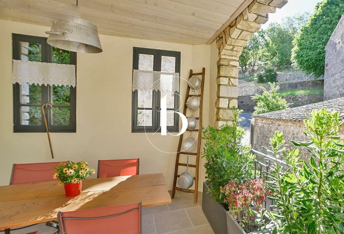 Maison à ROCHEGUDE