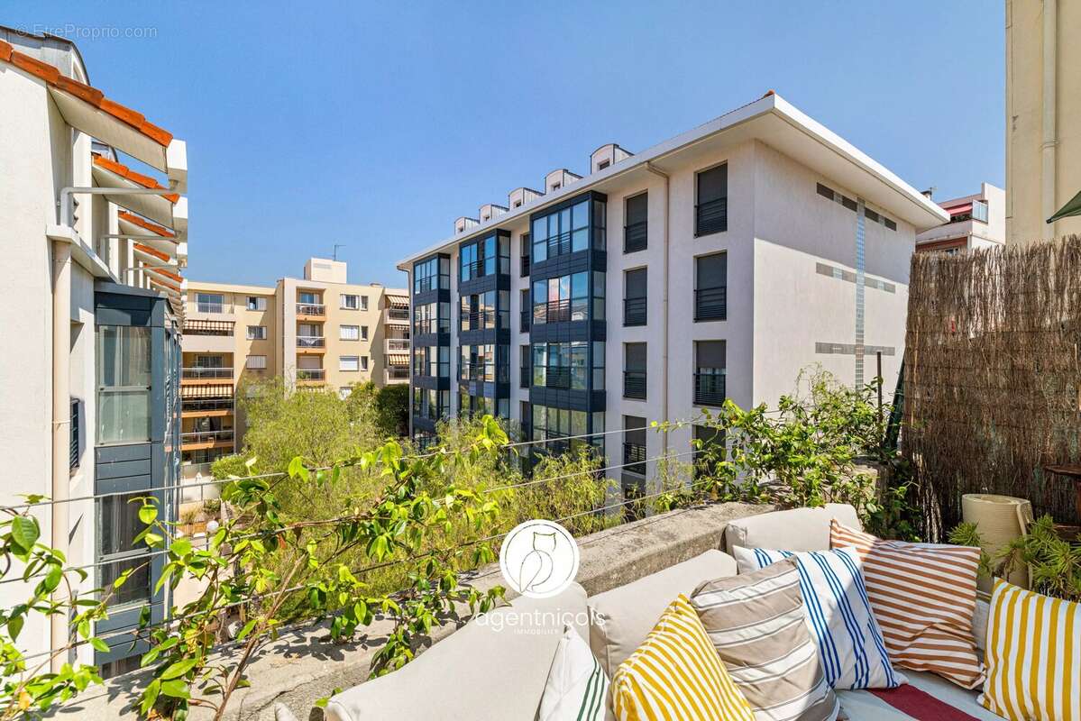 Nice // libération : 2 pièces / entièrement rénové / bourgeois / exceptionnelle terrasse - photo 10