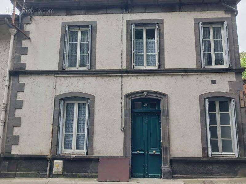 Maison à THIERS