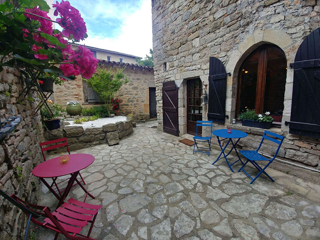 Centre Saint Antonin, rare! - photo 2