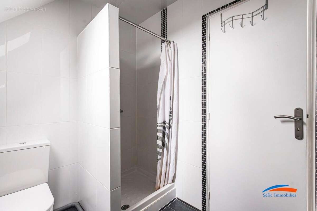   - Maison à CHAMPFLEURY