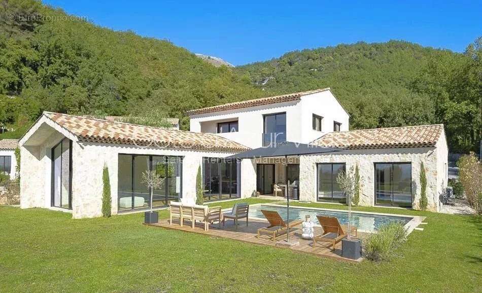 Maison à TOURRETTES-SUR-LOUP