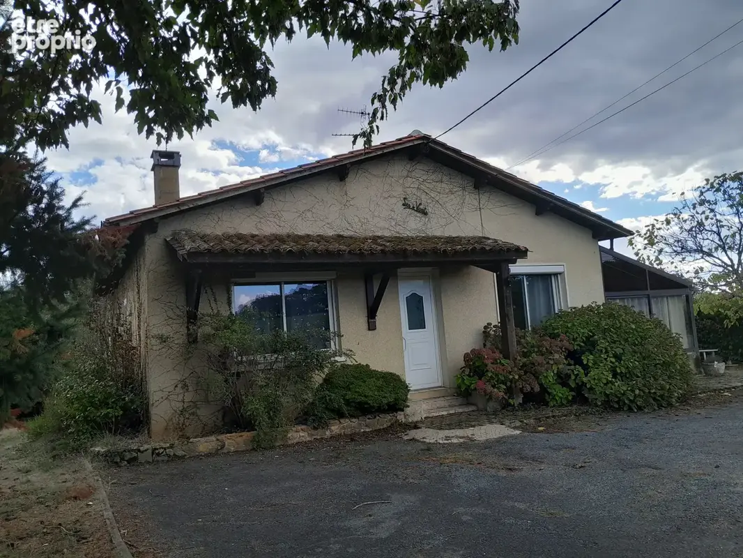 Maison des annee 60 avec grand sejour  veranda chauffee 3 chambres garage jardin 3097 m2 - photo 2